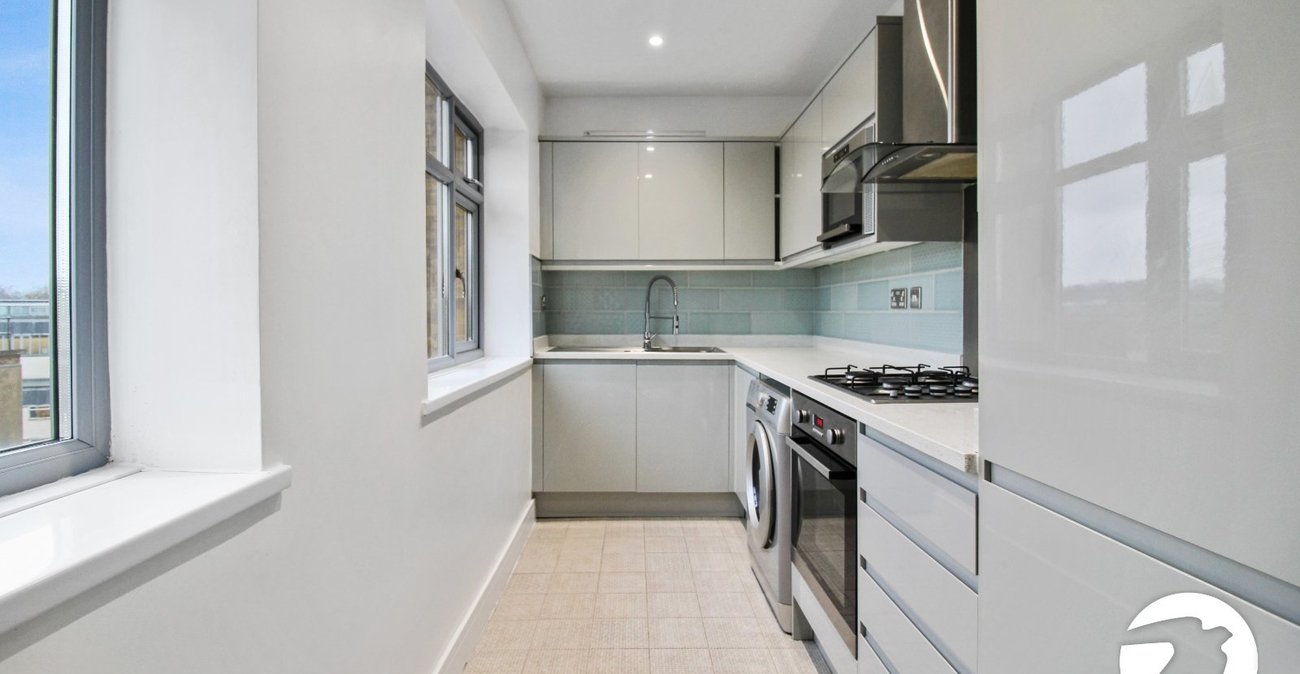 2 bedroom property to rent in Eltham | Robinson Jackson