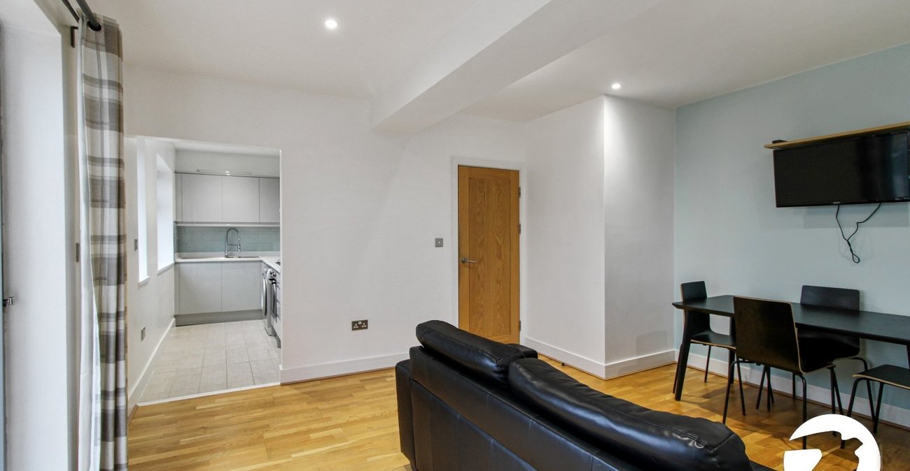 2 bedroom property to rent in Eltham | Robinson Jackson