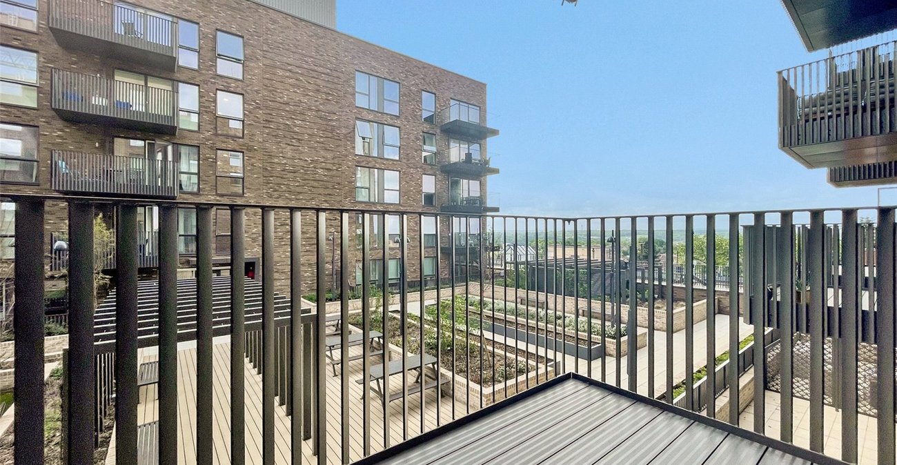 1 bedroom property to rent in 5 Regal Walk | Robinson Jackson