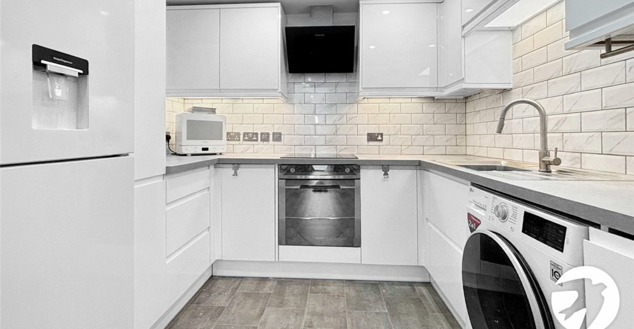 2 bedroom property to rent in Orpington | Robinson Jackson