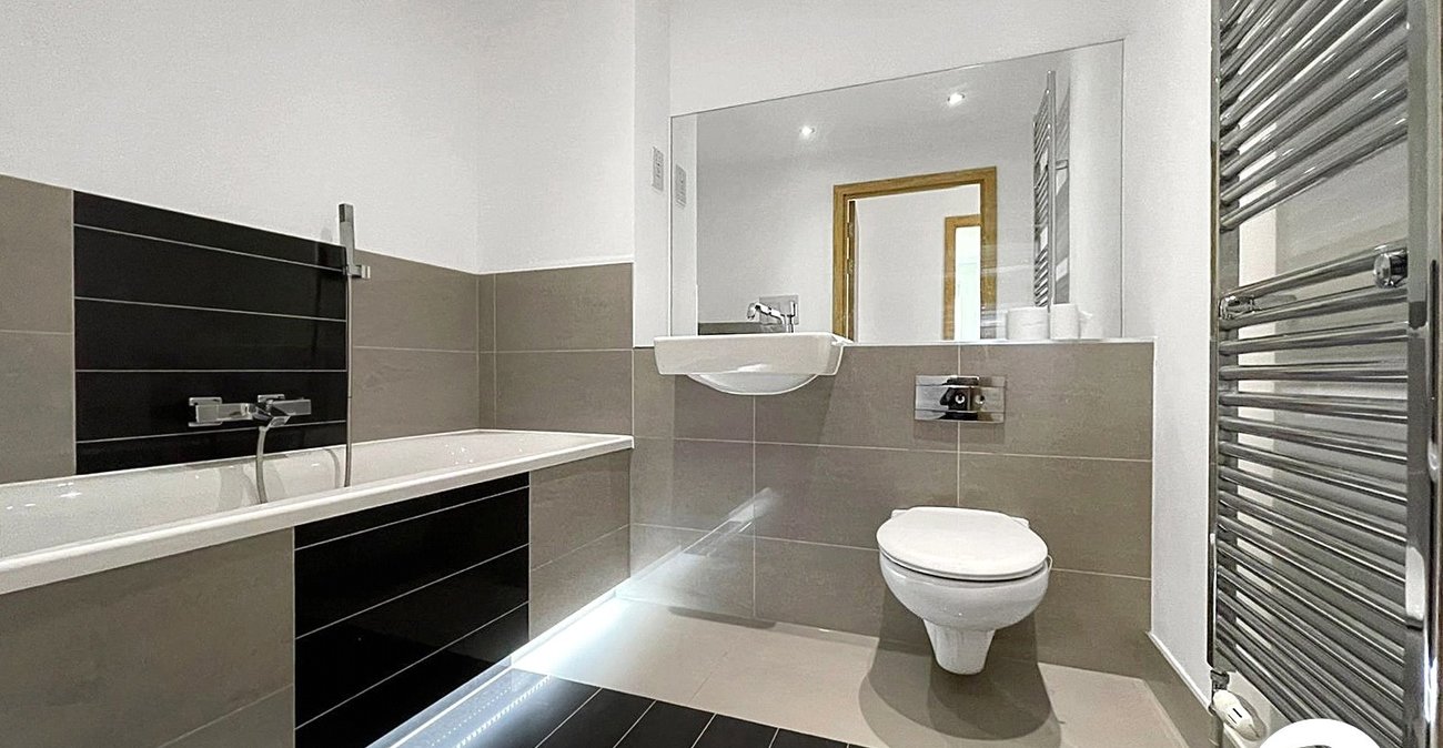 2 bedroom property to rent in Dartford | Robinson Jackson