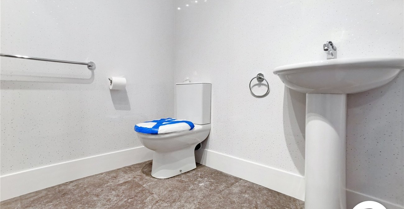 2 bedroom house to rent in Erith | Robinson Jackson