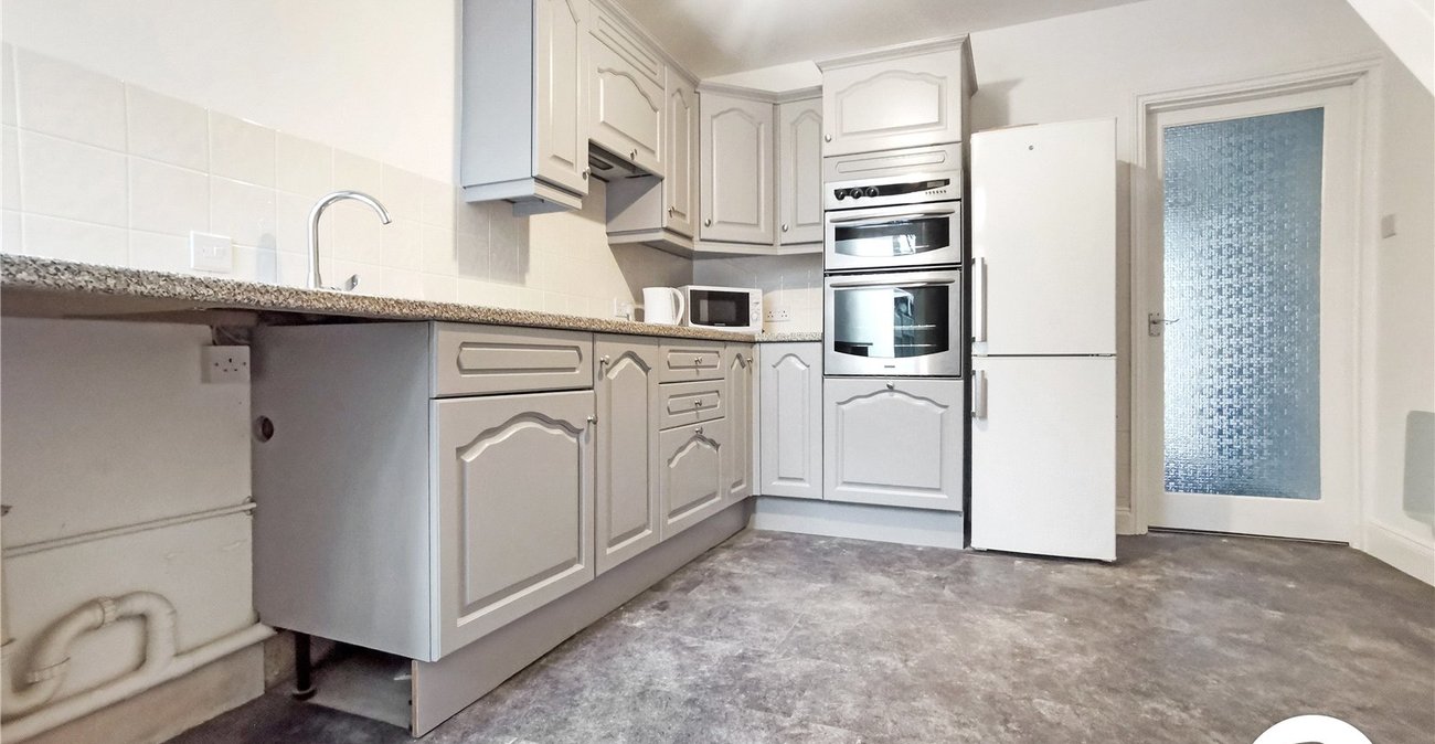 2 bedroom house to rent in Erith | Robinson Jackson