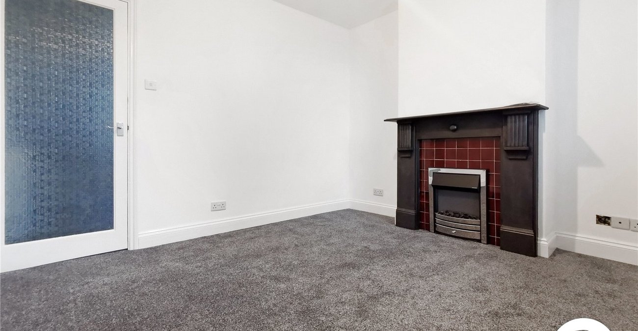 2 bedroom house to rent in Erith | Robinson Jackson
