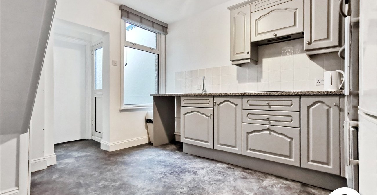 2 bedroom house to rent in Erith | Robinson Jackson