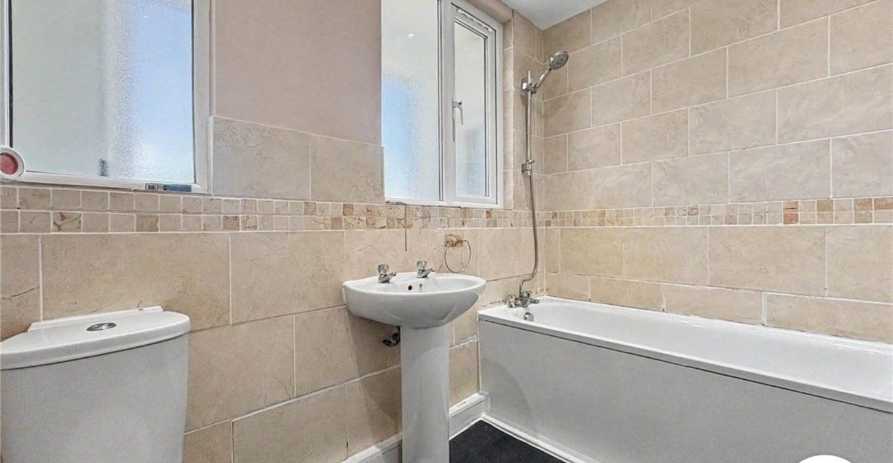 2 bedroom property to rent in Orpington | Robinson Jackson