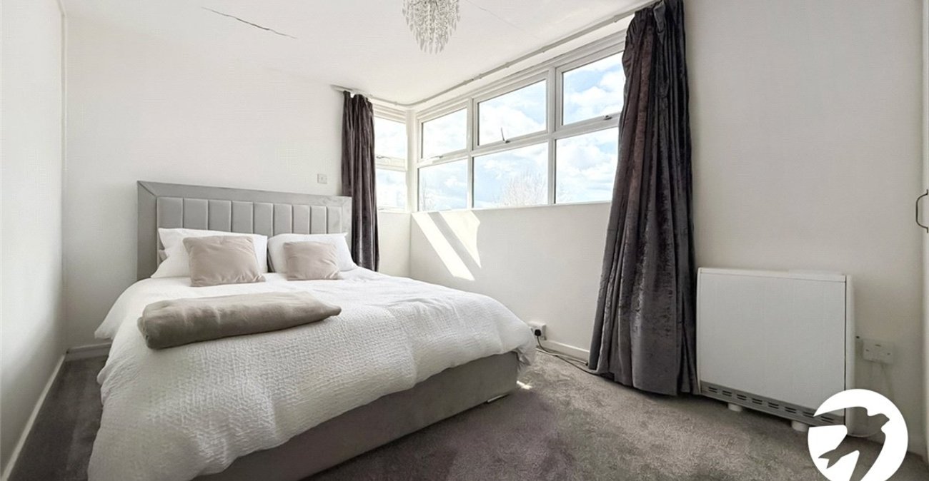 2 bedroom property to rent in Orpington | Robinson Jackson