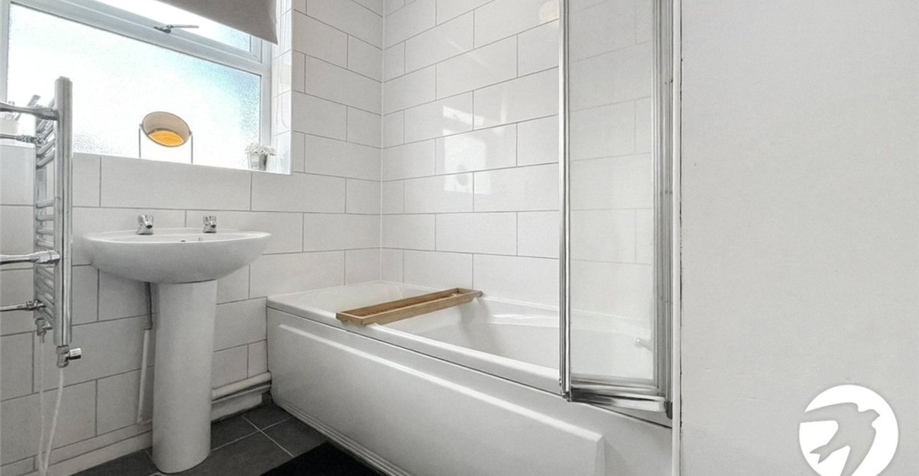 2 bedroom property to rent in Orpington | Robinson Jackson