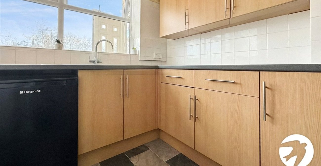 2 bedroom property to rent in Orpington | Robinson Jackson