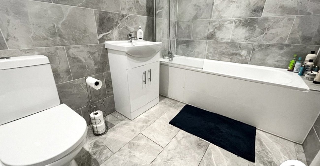 2 bedroom property to rent in Chatham | Robinson Michael & Jackson