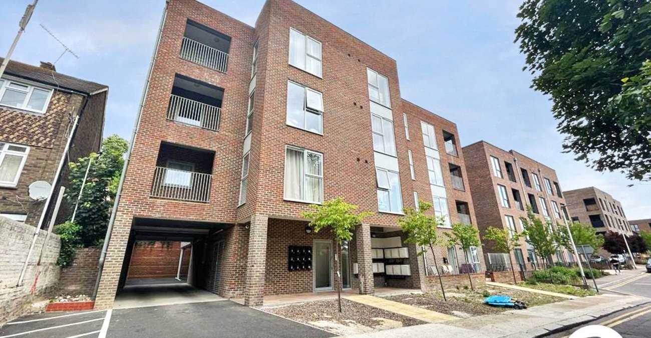 2 bedroom property to rent in Chatham | Robinson Michael & Jackson