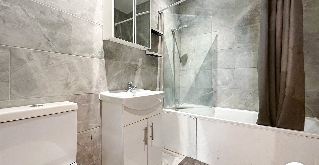 1 bedroom property to rent in Chatham | Robinson Michael & Jackson
