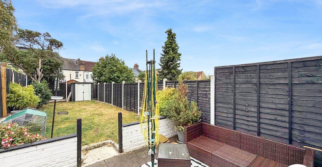 2 bedroom house to rent in London | 