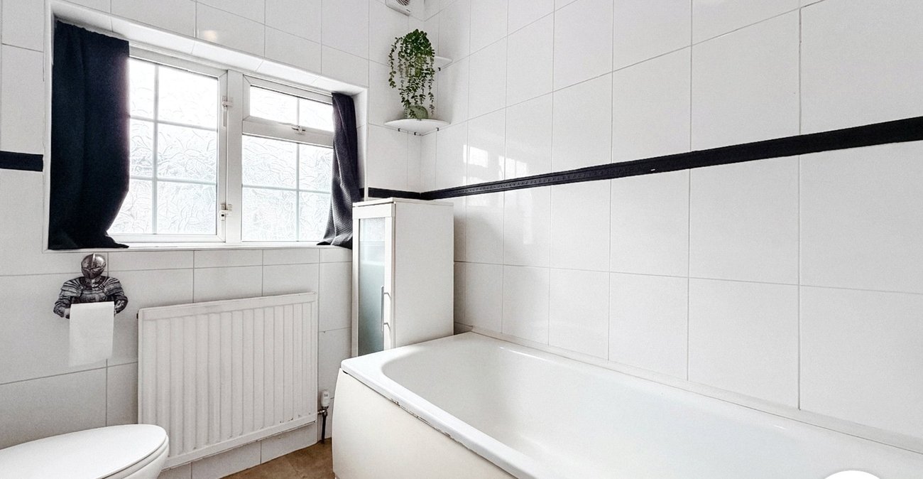 2 bedroom house to rent in London | 