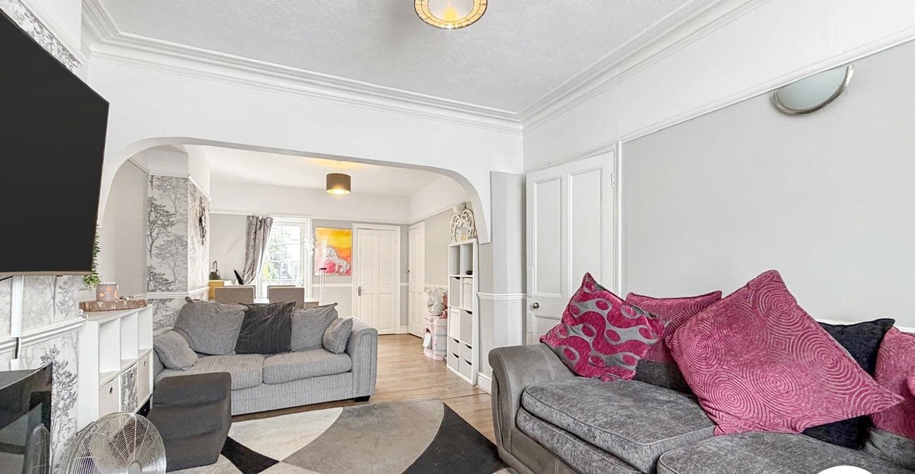 2 bedroom house to rent in London | 