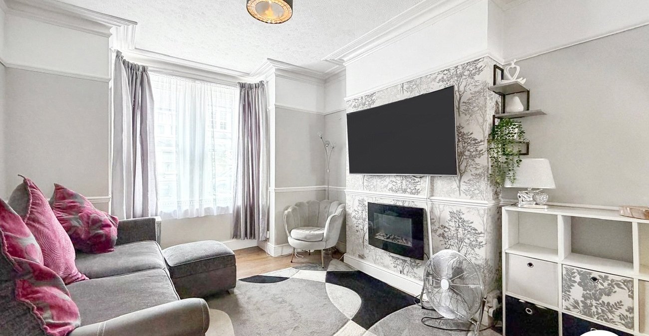 2 bedroom house to rent in London | 