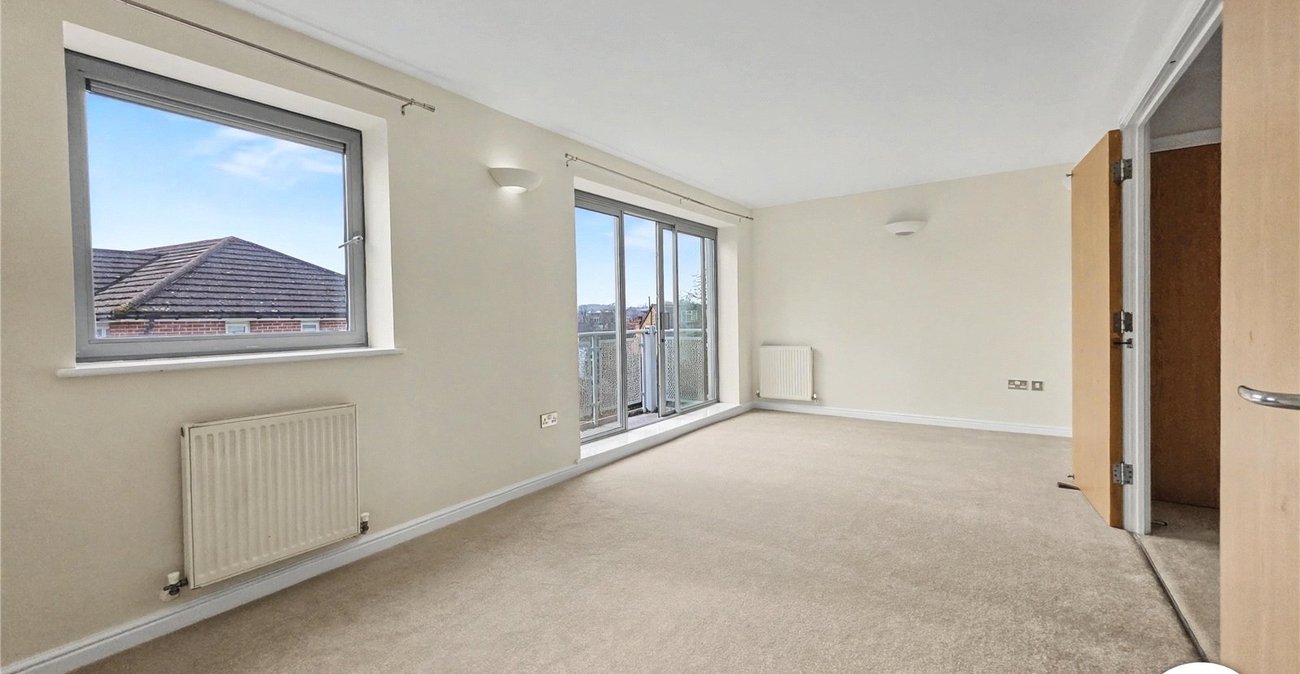 2 bedroom property to rent in London | Robinson Jackson