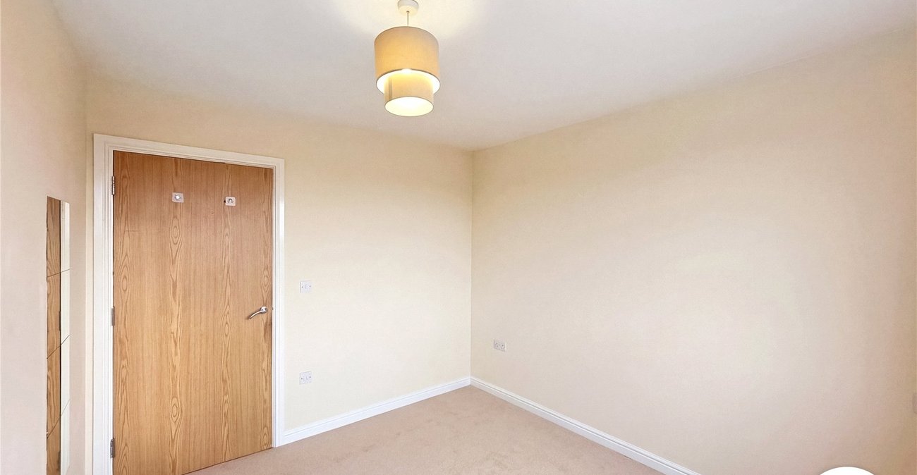 2 bedroom property to rent in London | Robinson Jackson