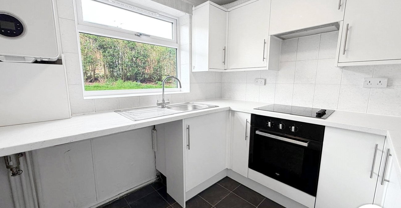 2 bedroom property to rent in Rochester | Robinson Michael & Jackson