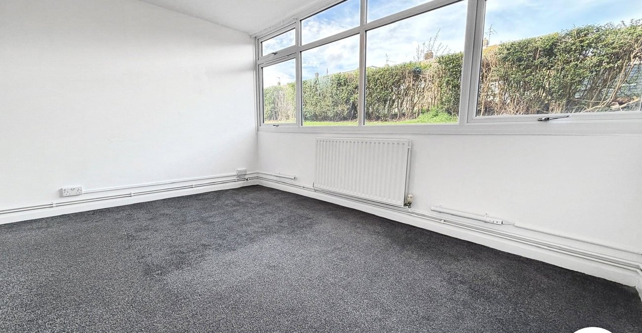 2 bedroom property to rent in Rochester | Robinson Michael & Jackson