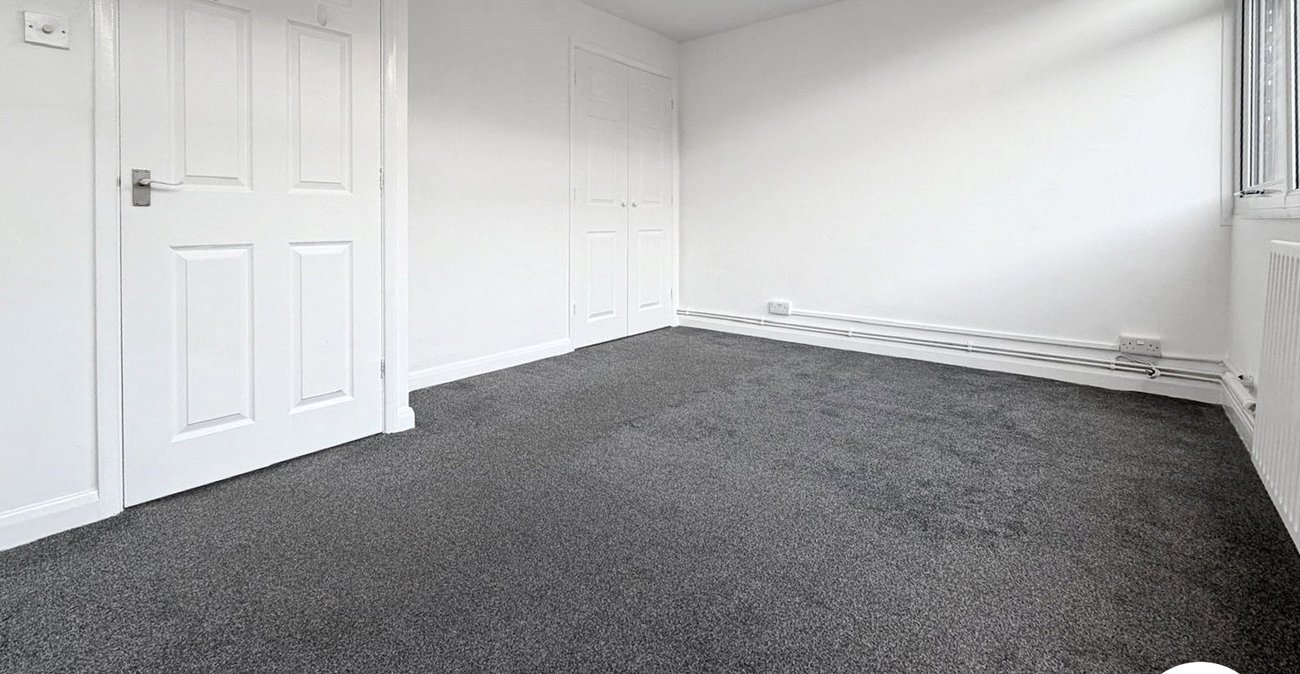 2 bedroom property to rent in Rochester | Robinson Michael & Jackson