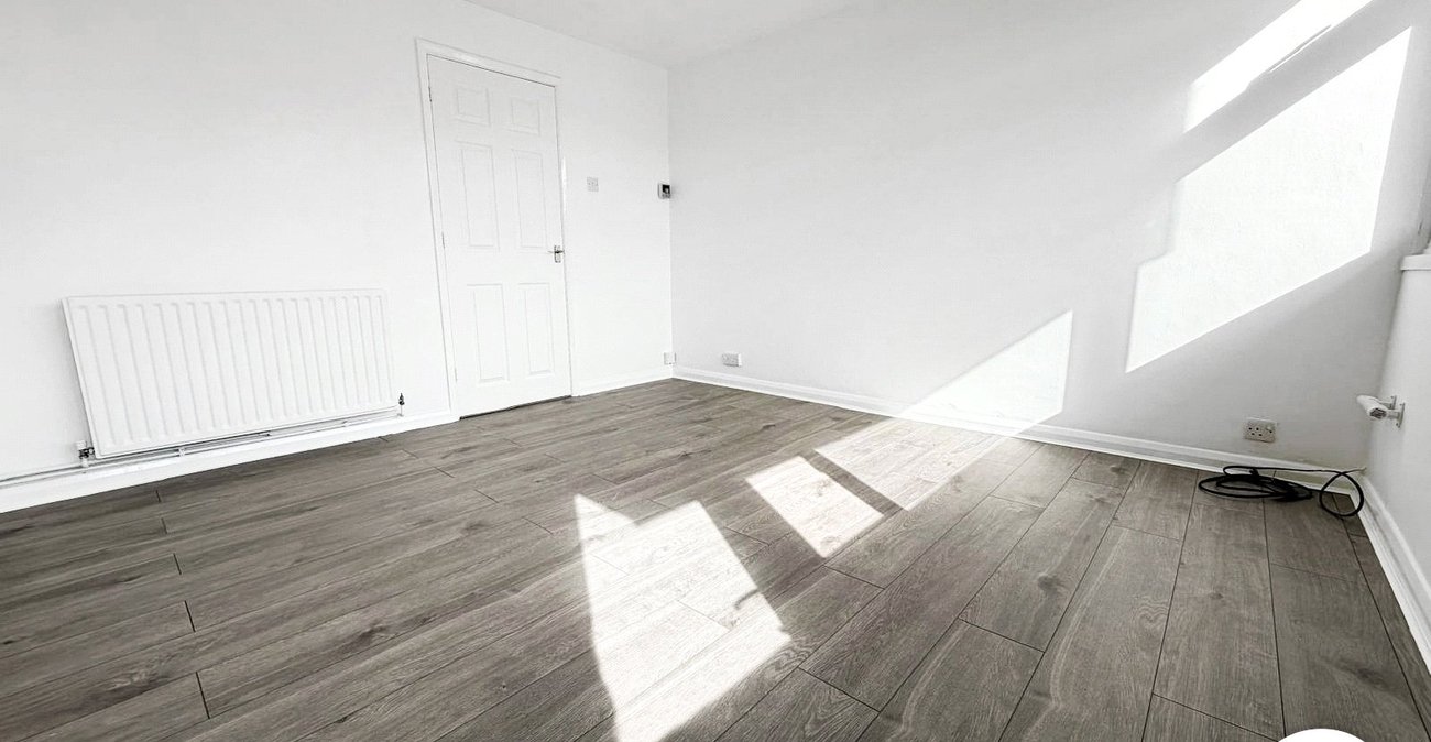 2 bedroom property to rent in Rochester | Robinson Michael & Jackson