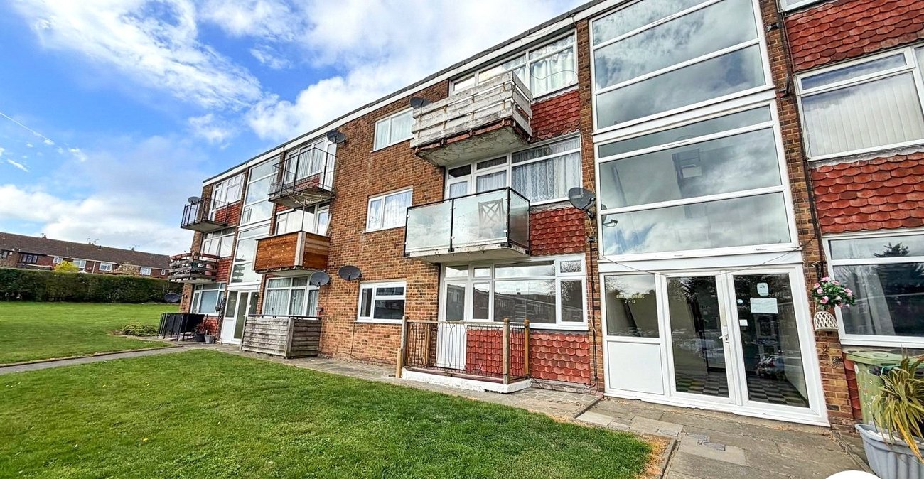 2 bedroom property to rent in Rochester | Robinson Michael & Jackson