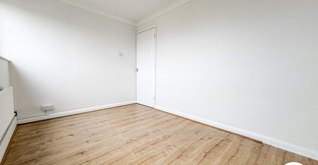 1 bedroom property to rent in Rochester | Robinson Michael & Jackson