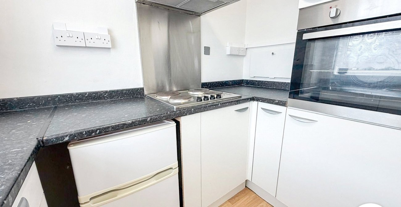 1 bedroom property to rent in Rochester | Robinson Michael & Jackson