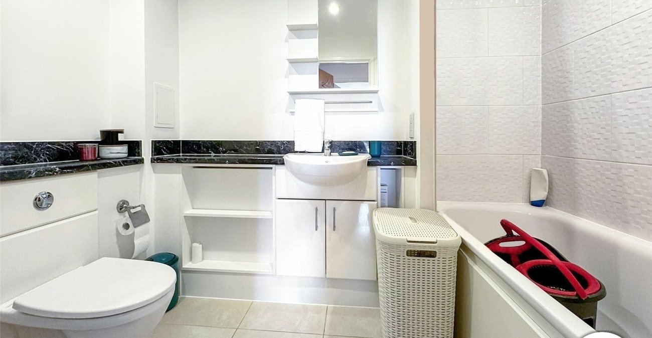 2 bedroom property to rent in Lewisham | Robinson Jackson