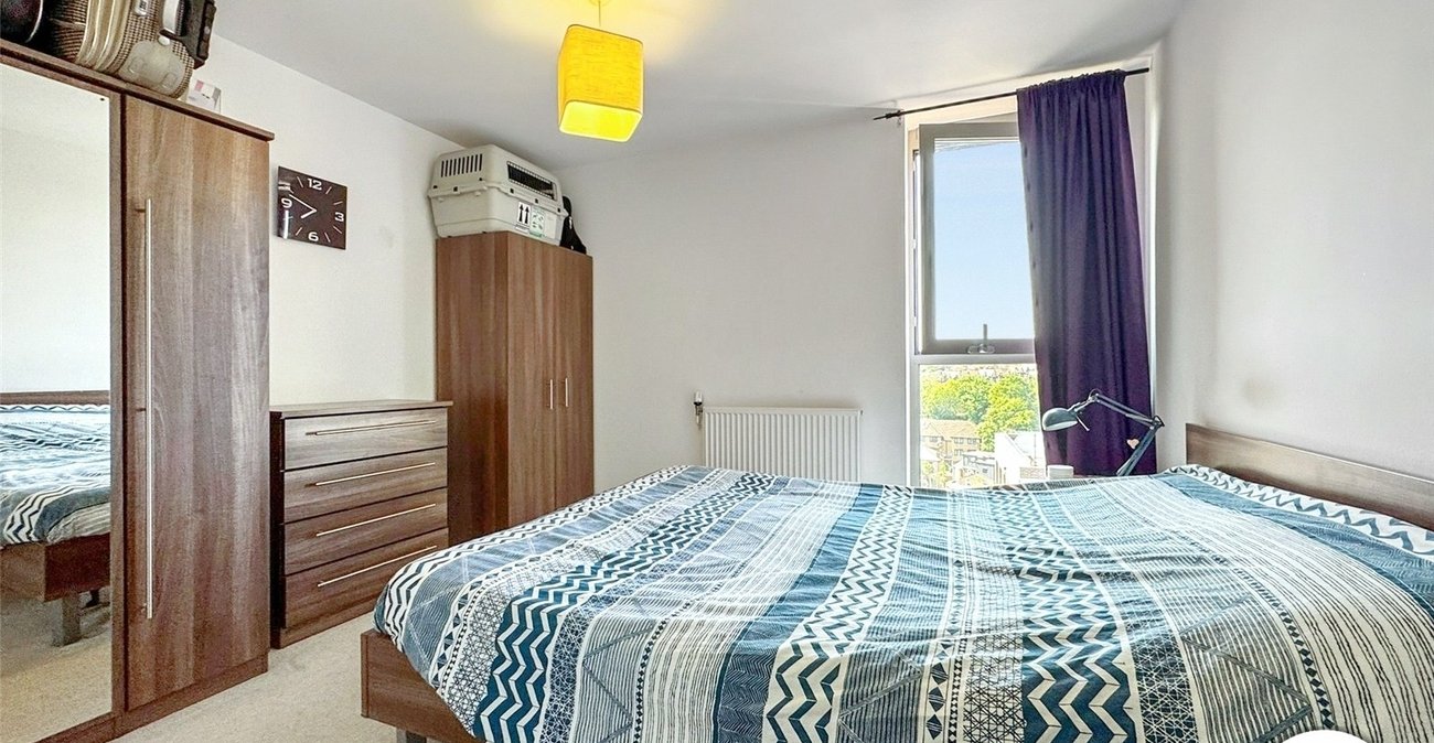 2 bedroom property to rent in Lewisham | Robinson Jackson