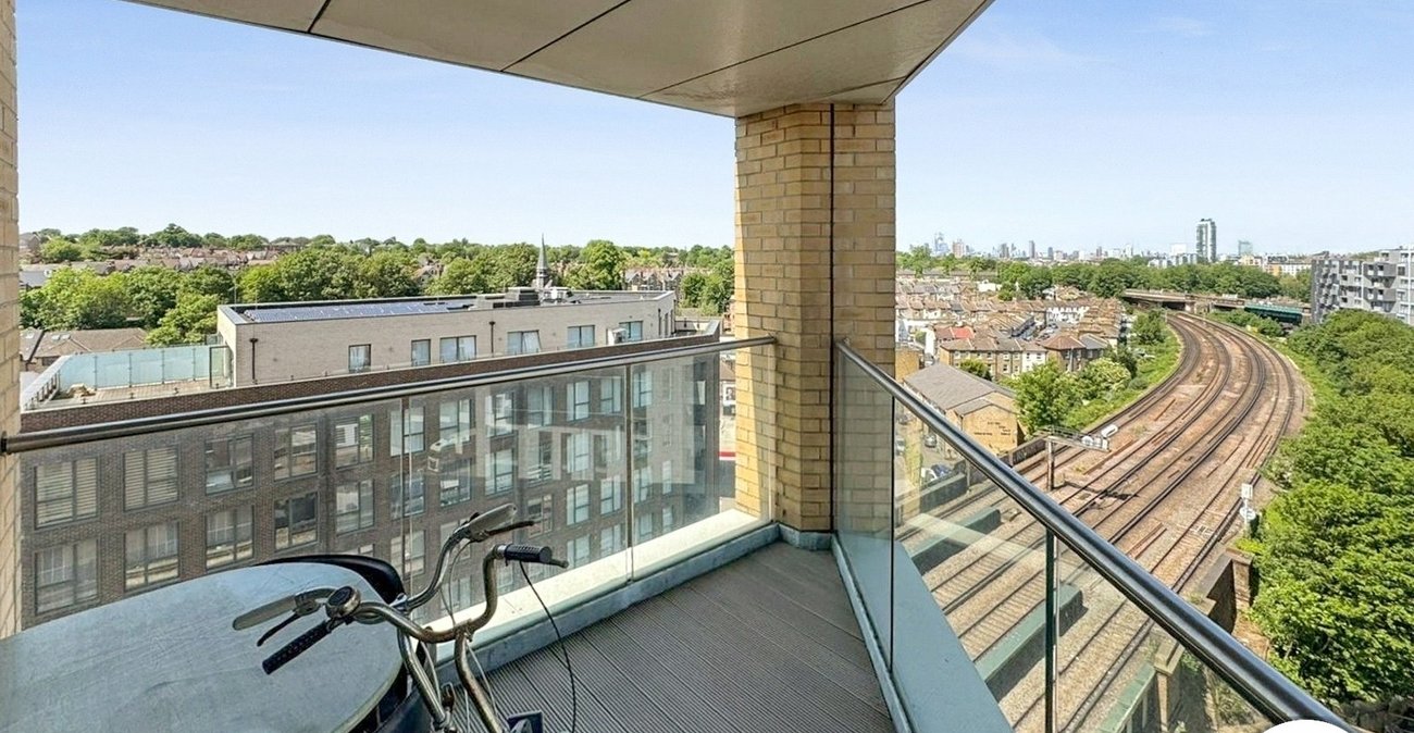 2 bedroom property to rent in Lewisham | Robinson Jackson