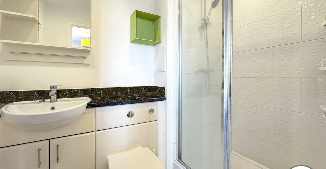 2 bedroom property to rent in Lewisham | Robinson Jackson