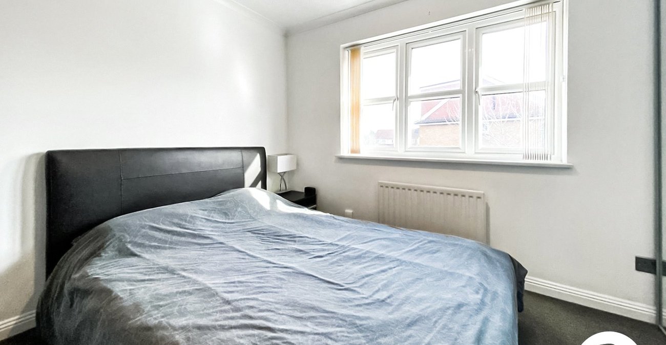 2 bedroom house to rent in Erith | Robinson Jackson