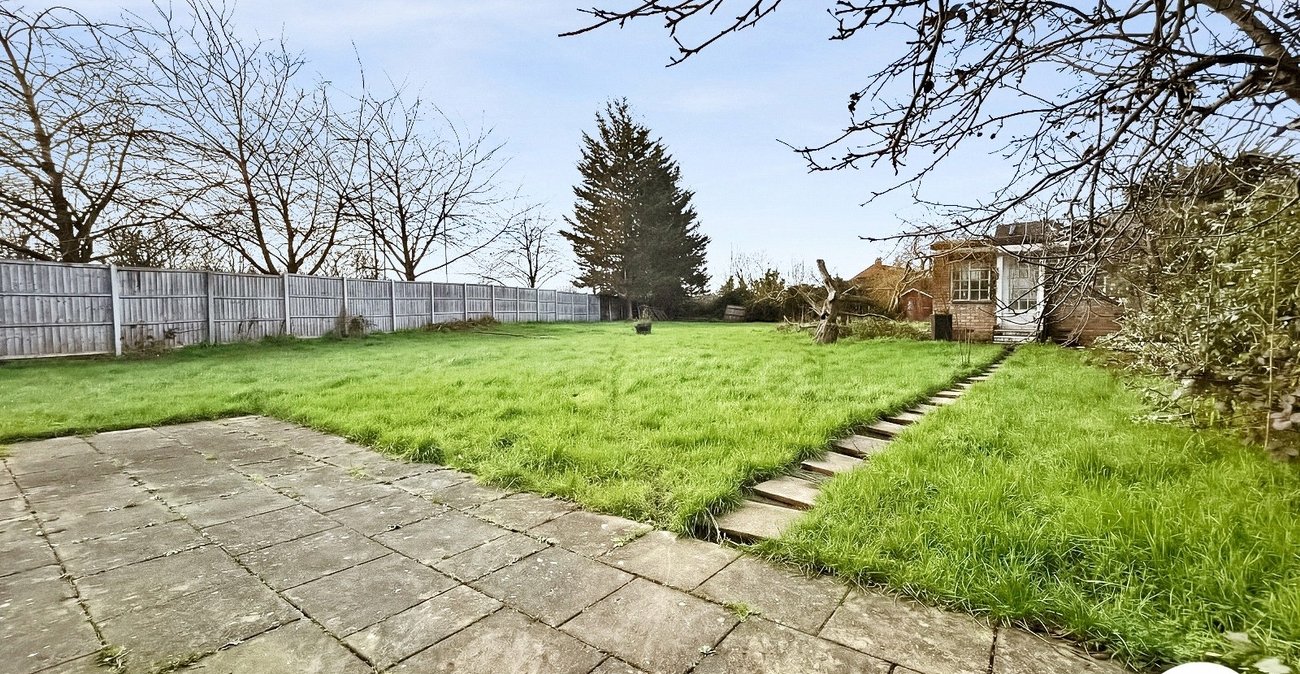 4 bedroom bungalow to rent in Bexley | Robinson Jackson