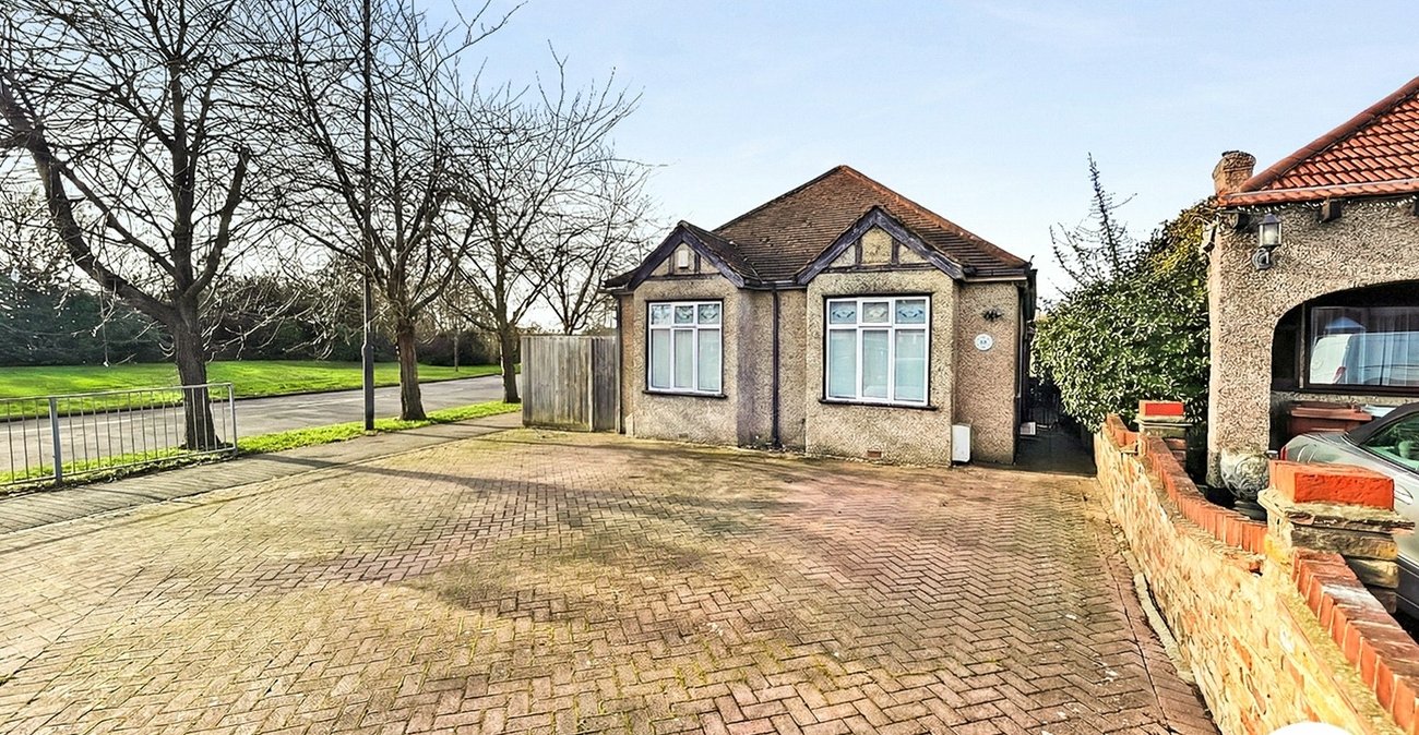 4 bedroom bungalow to rent in Bexley | Robinson Jackson