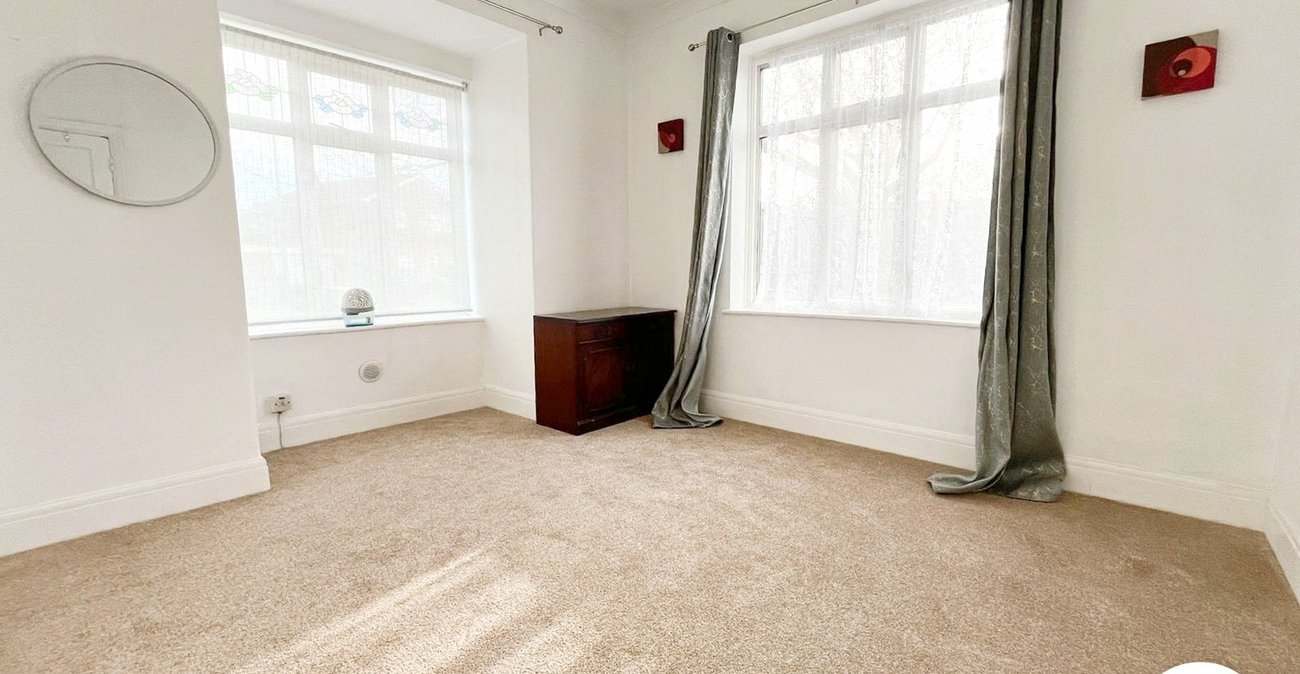 4 bedroom bungalow to rent in Bexley | Robinson Jackson