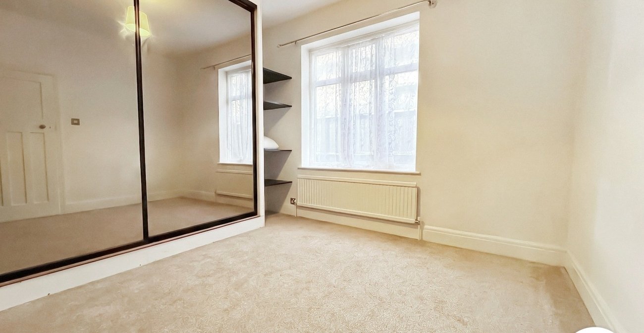 4 bedroom bungalow to rent in Bexley | Robinson Jackson