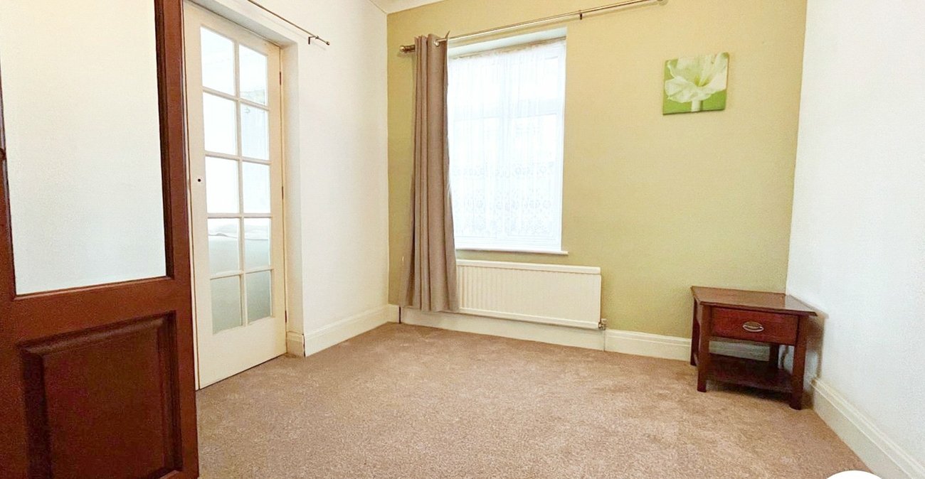 4 bedroom bungalow to rent in Bexley | Robinson Jackson