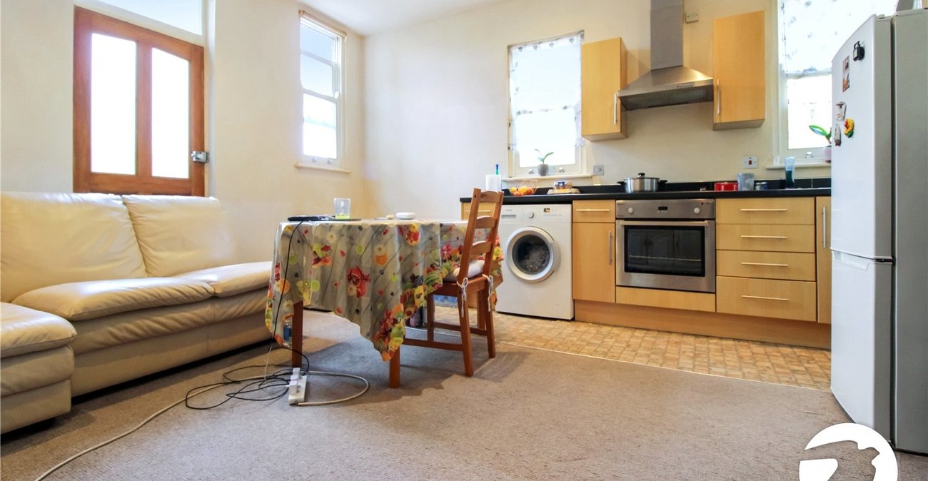 2 bedroom property to rent in Gravesend | Robinson Michael & Jackson