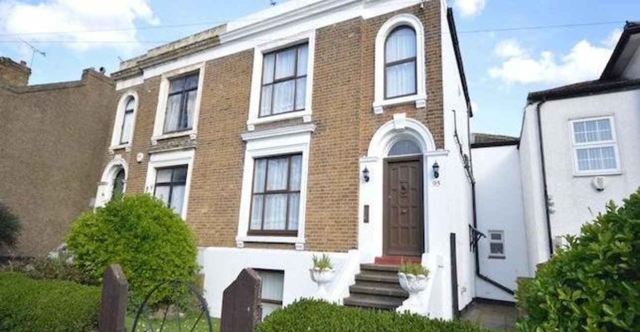 4 bedroom house to rent in Gravesend | Robinson Michael & Jackson