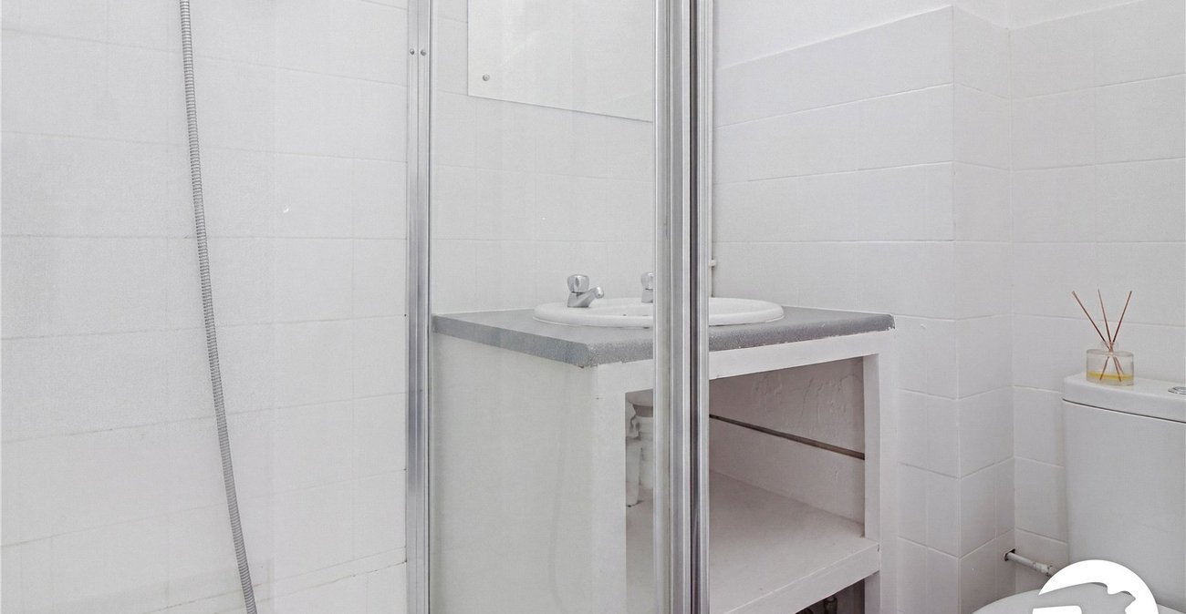 1 bedroom property to rent in Gravesend | Robinson Michael & Jackson