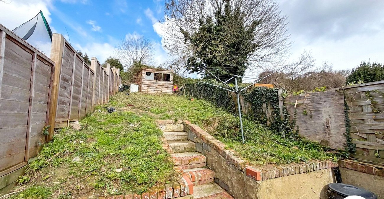 3 bedroom house to rent in Rochester | Robinson Michael & Jackson