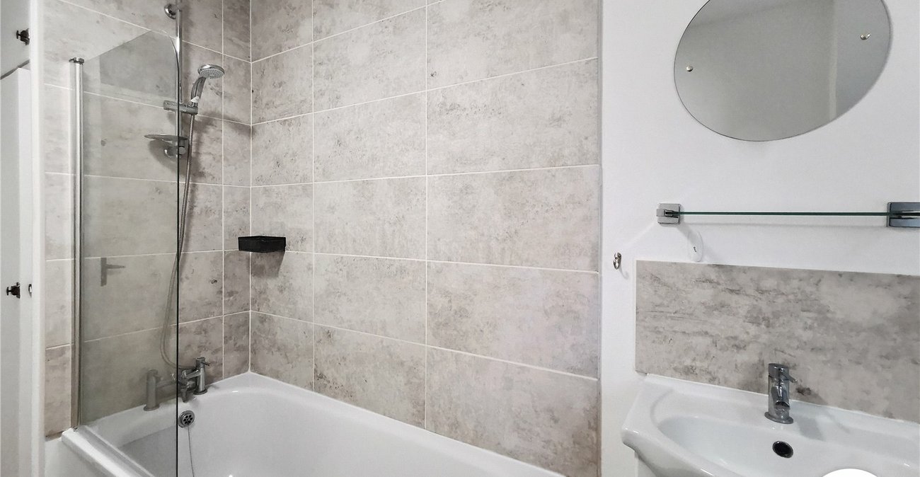 2 bedroom property to rent in Dartford | Robinson Jackson
