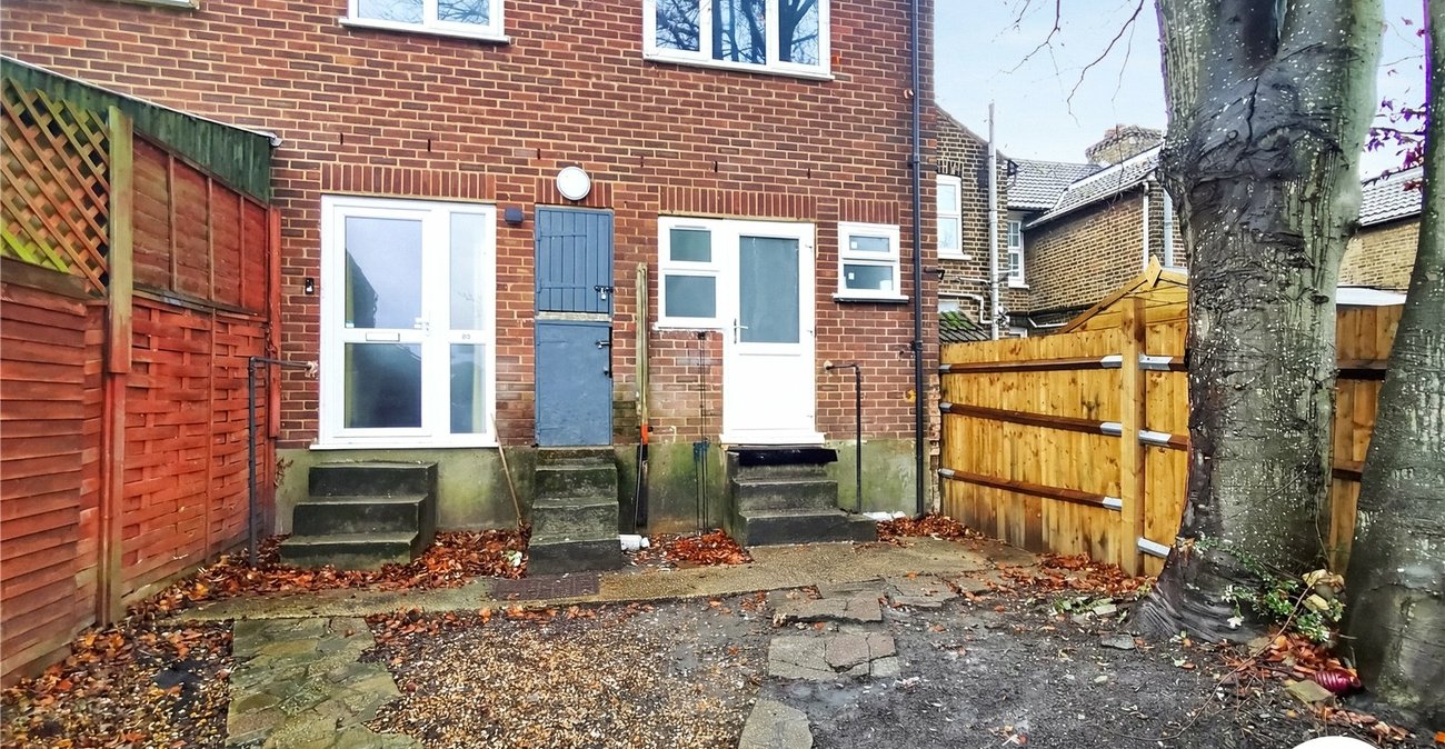 2 bedroom property to rent in Dartford | Robinson Jackson
