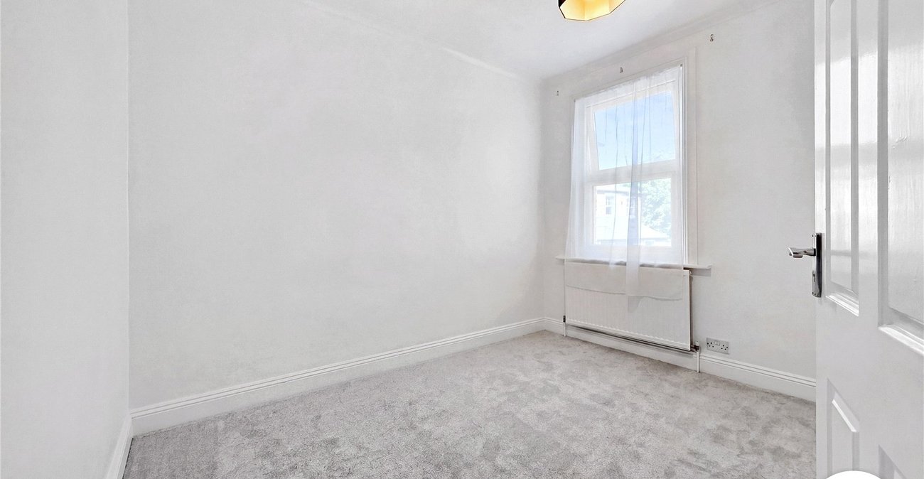 3 bedroom house to rent in London | Robinson Jackson