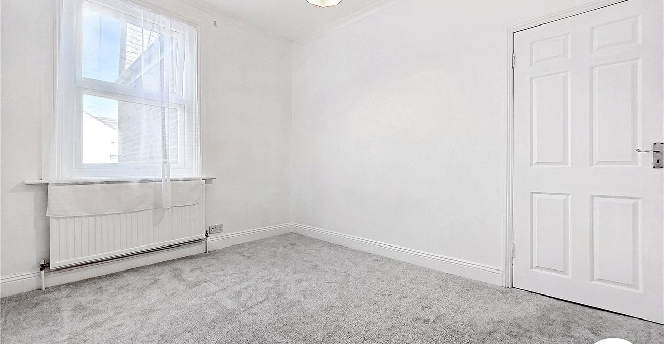 3 bedroom house to rent in London | Robinson Jackson