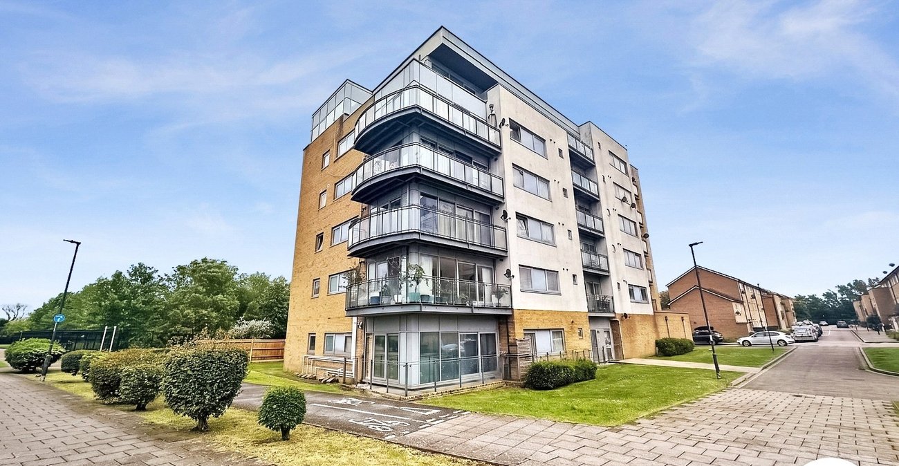 2 bedroom property to rent in London | 