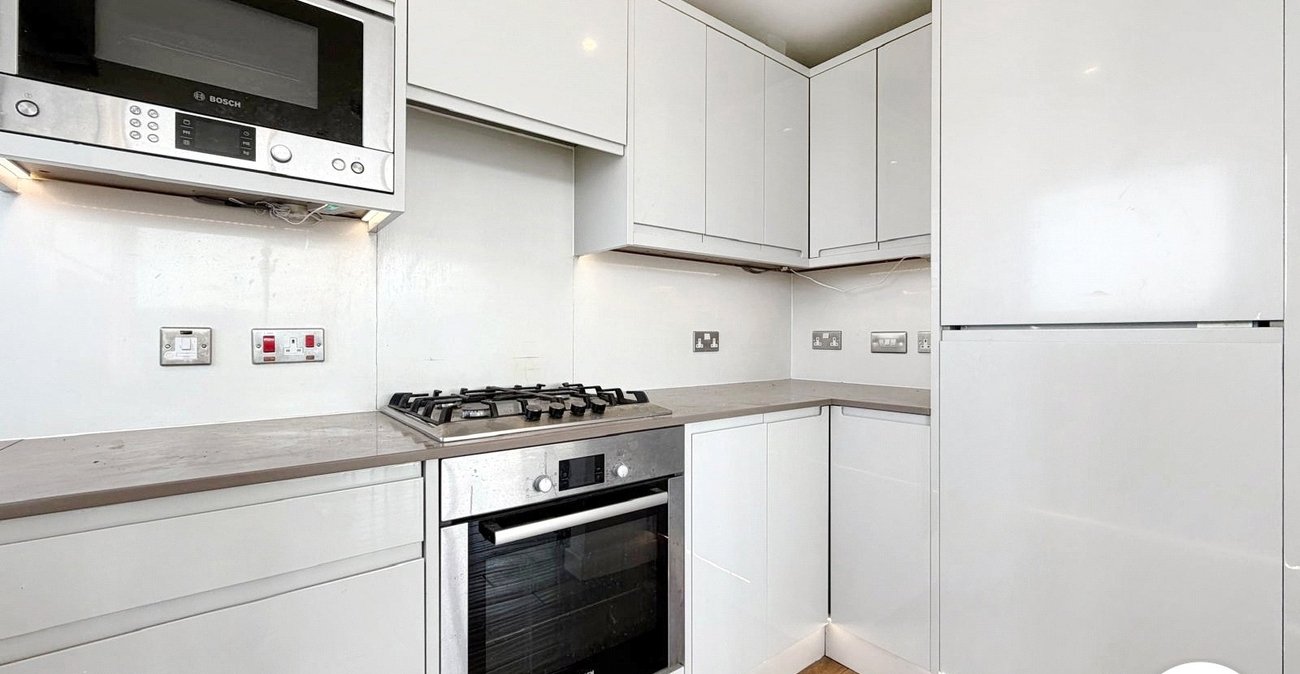 2 bedroom property to rent in London | 