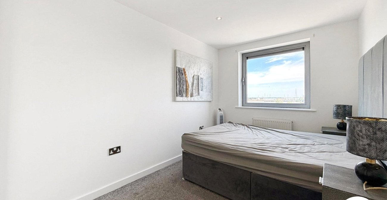 2 bedroom property to rent in London | 